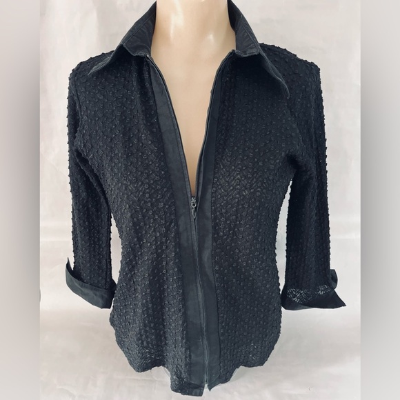 Orvis Tops - Black Textured Crinkle Full Zip Top Size Small S stretch w Collar 3/4 “ Sleeve